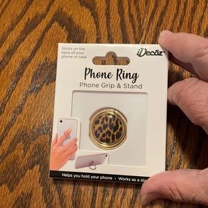 Phone ring. Leopard
